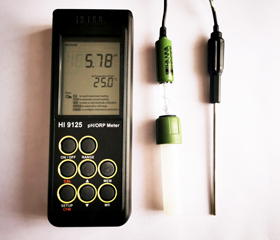 便攜式防水型pH/ORP/℃測定儀